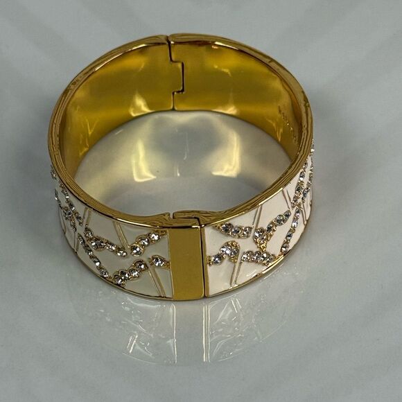 RARE Kate Spade Garden Grove White Enamel Magnetic Closure Bracelet - Picture 3 of 4